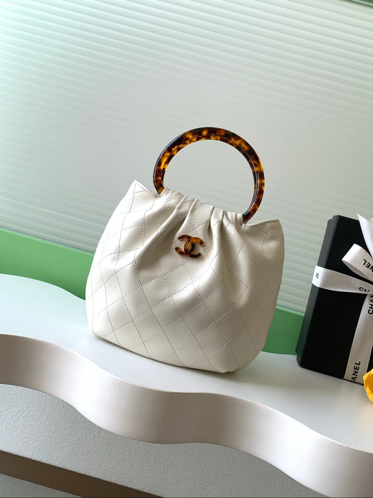 CC 26C Lambskin Bag Tortoiseshell Handle Edition